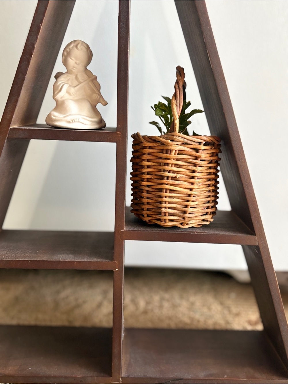 Triangle Display Shelf - Picture 4 of 12